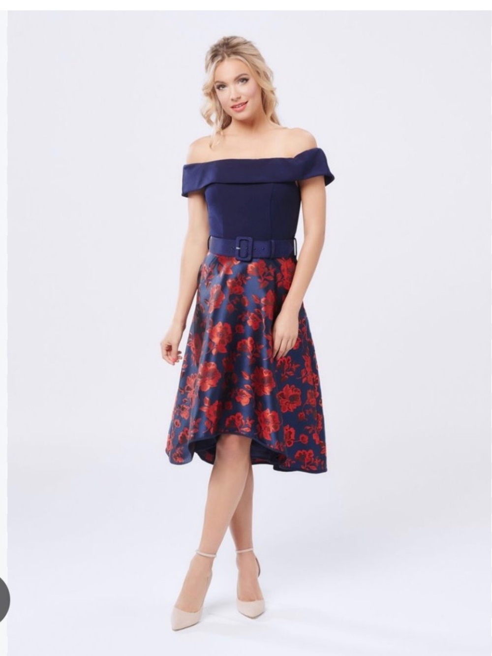 Review Navy Blue and Silky Red Floral Skirt size 12 in AUS (US size M)